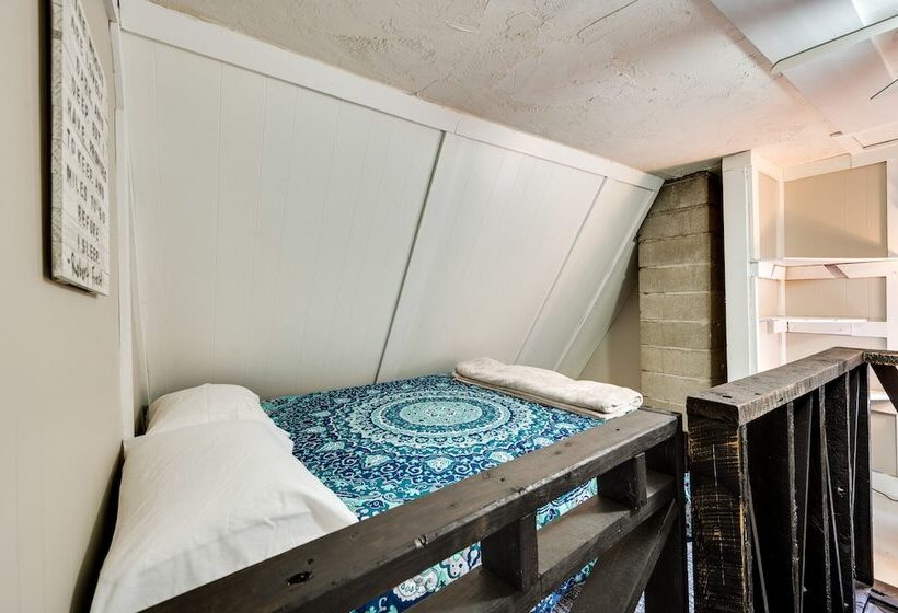 Cozy Bethlehem Family Cabin Near Skiing & Hiking!