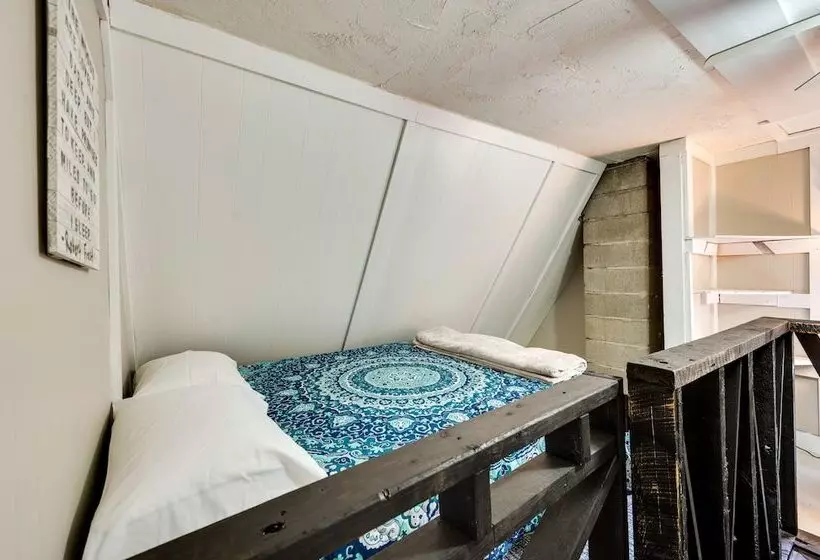 Cozy Bethlehem Family Cabin Near Skiing & Hiking!