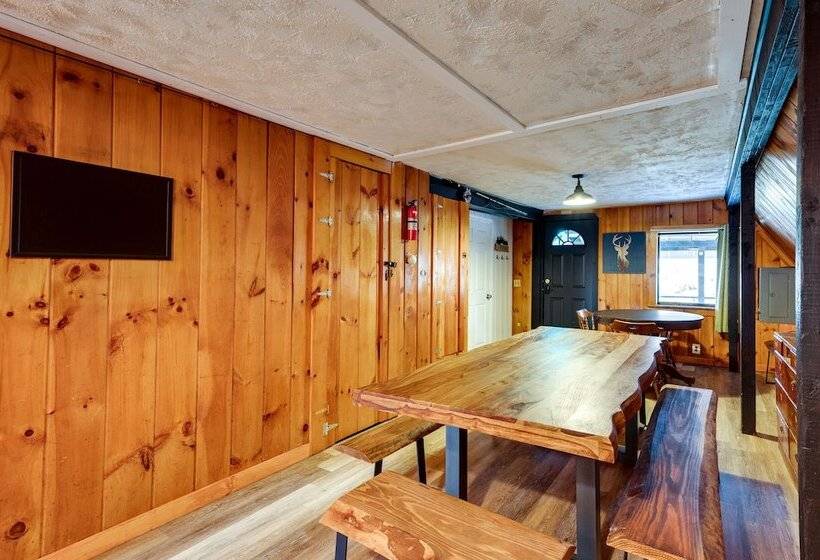 Cozy Bethlehem Family Cabin Near Skiing & Hiking!