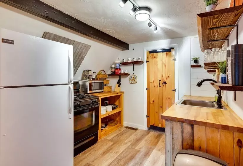 Cozy Bethlehem Family Cabin Near Skiing & Hiking!