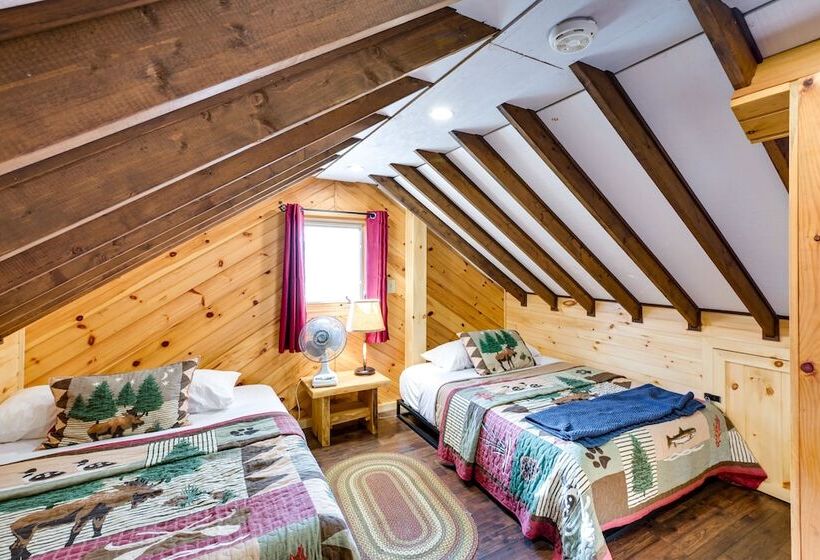 Cozy Chemo Pond Cabin W/ Dock & Waterfront Views