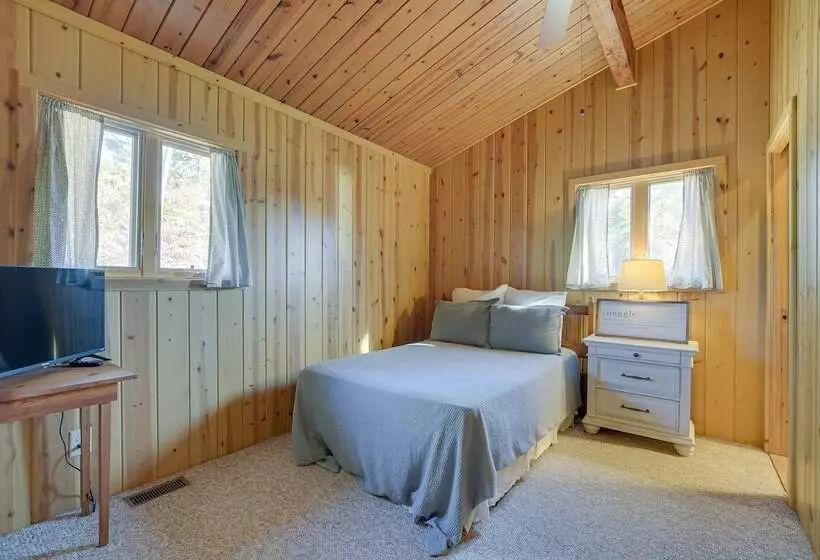 Cozy Lakefront Cabin In Semora W/ Large Dock!