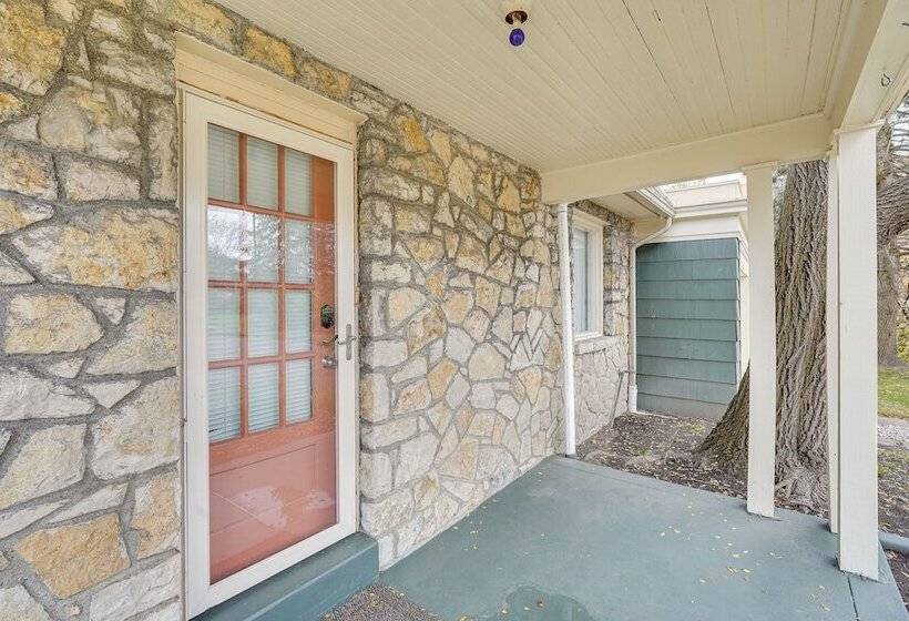 Cozy Zanesville Home ~ 9 Mi To Dillon State Park!