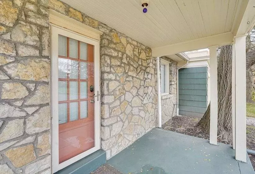 Cozy Zanesville Home ~ 9 Mi To Dillon State Park!