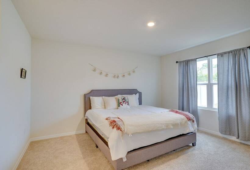 Family Friendly Eagle Lake Home, 7 Mi To Legoland!