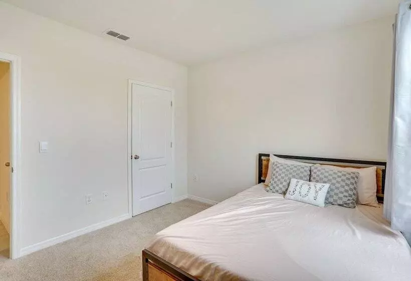 Family Friendly Eagle Lake Home, 7 Mi To Legoland!