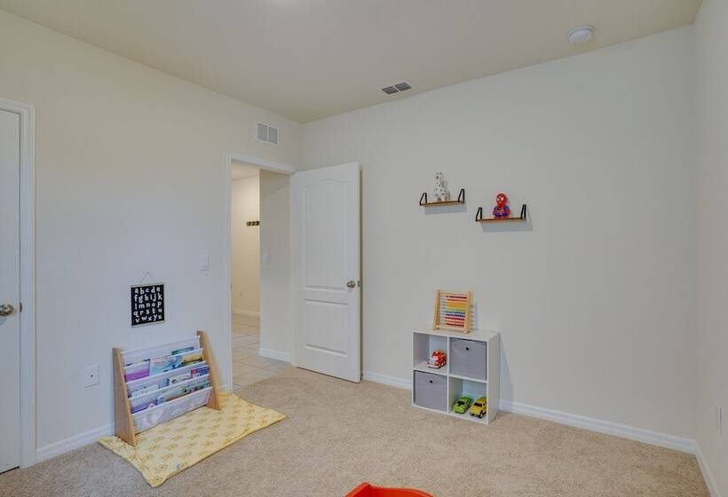 Family Friendly Eagle Lake Home, 7 Mi To Legoland!