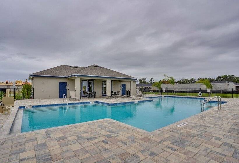 Family Friendly Eagle Lake Home, 7 Mi To Legoland!