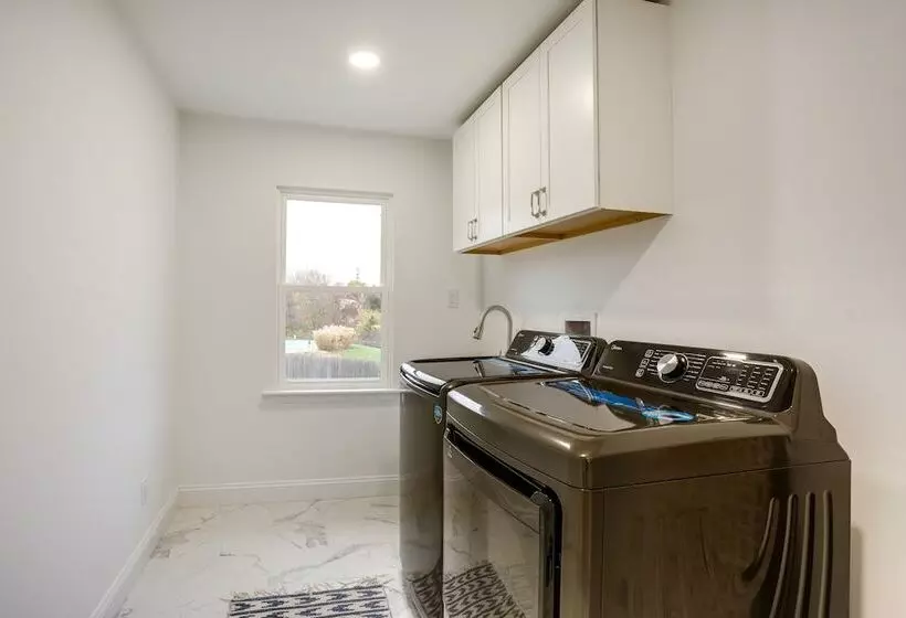 Family Friendly Hatfield Home: 3 Mi To Downtown!