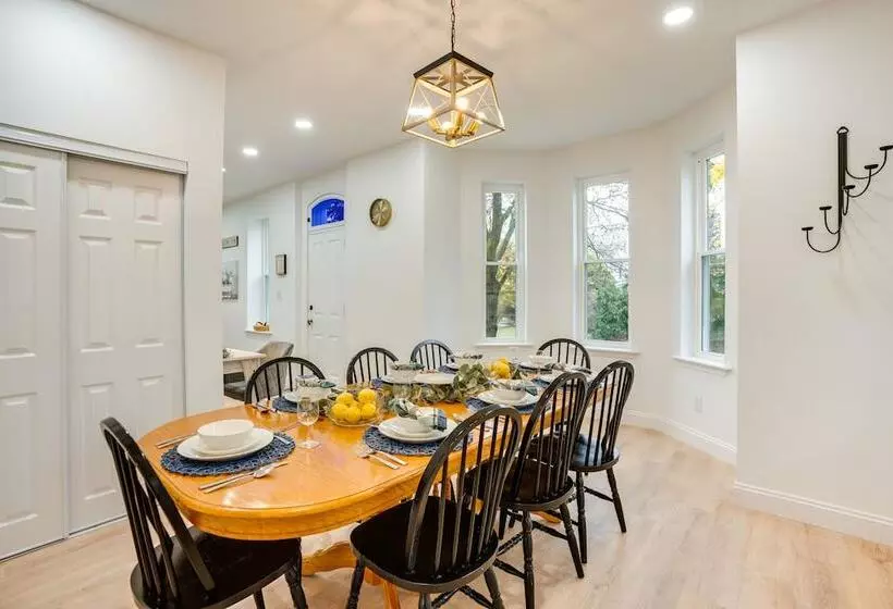 Family Friendly Hatfield Home: 3 Mi To Downtown!