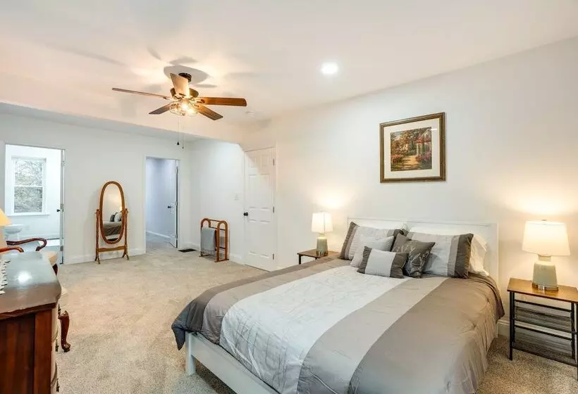 Family Friendly Hatfield Home: 3 Mi To Downtown!