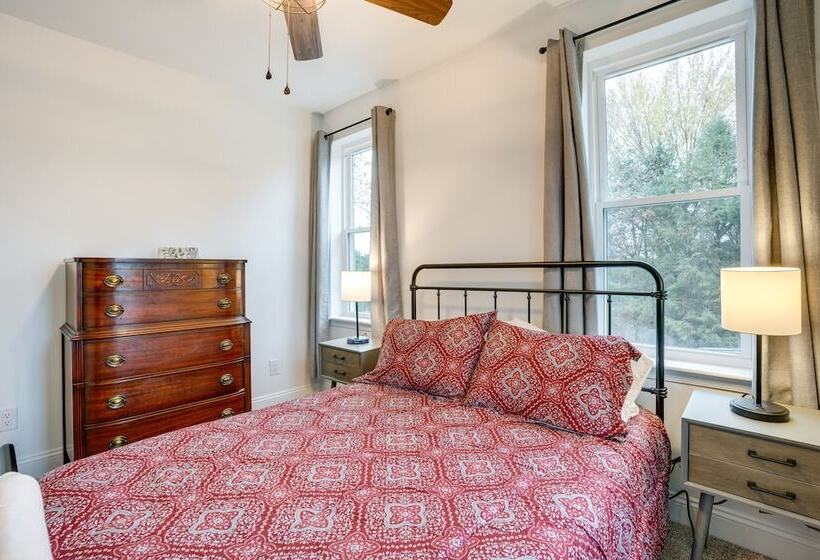 Family Friendly Hatfield Home: 3 Mi To Downtown!