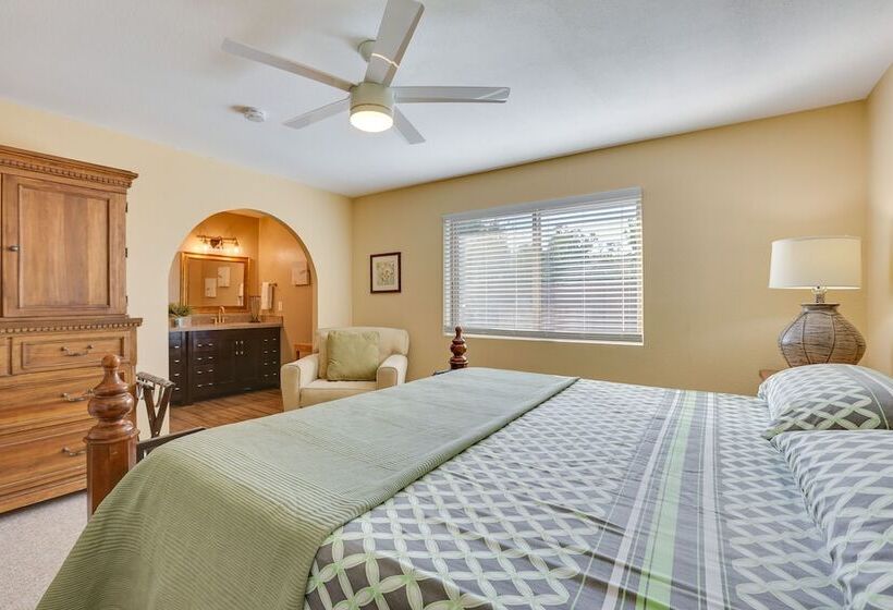 Glendale Oasis W/ Private Pool, Patio & Fireplace!