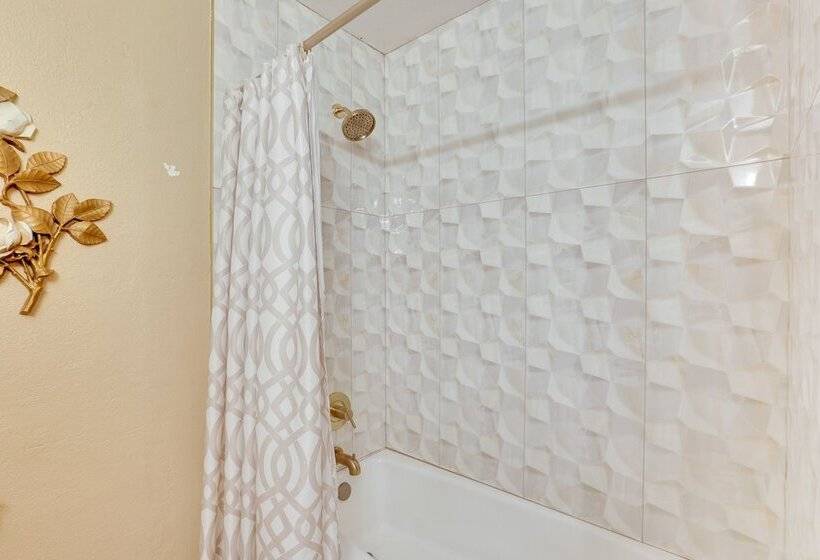 Glendale Oasis W/ Private Pool, Patio & Fireplace!