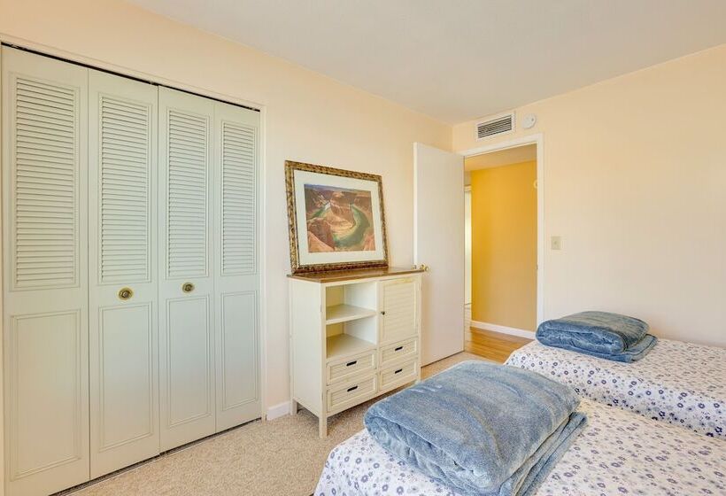 Glendale Oasis W/ Private Pool, Patio & Fireplace!