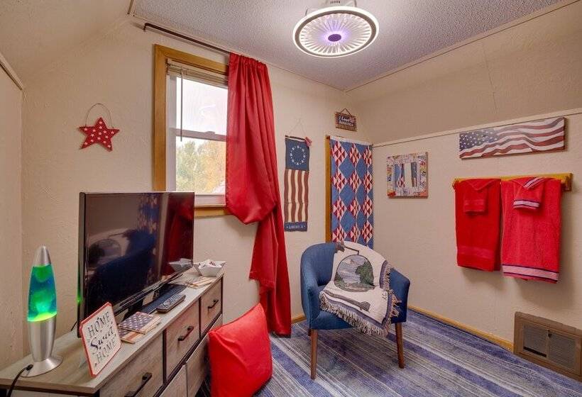 Harmony Home W/ Fire Pit: 5 Mi To Niagara Cave!