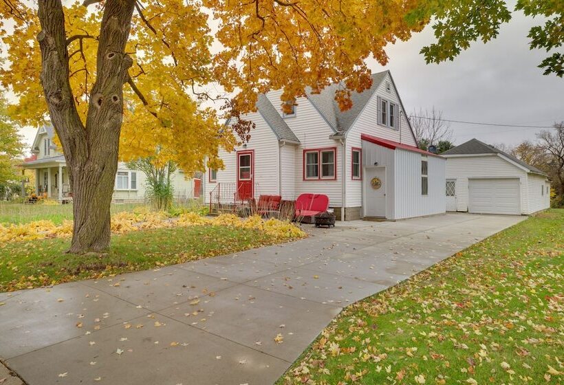 Harmony Home W/ Fire Pit: 5 Mi To Niagara Cave!