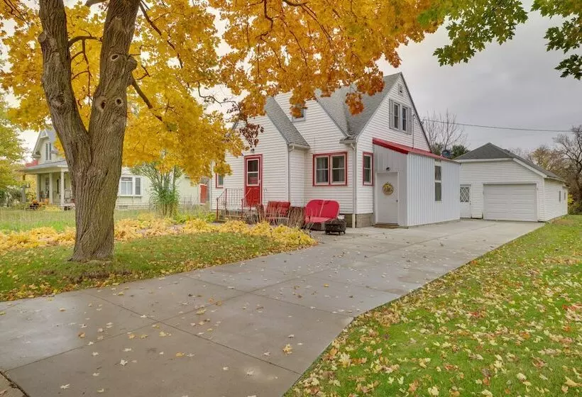 Harmony Home W/ Fire Pit: 5 Mi To Niagara Cave!