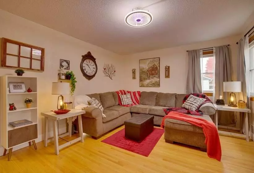 Harmony Home W/ Fire Pit: 5 Mi To Niagara Cave!