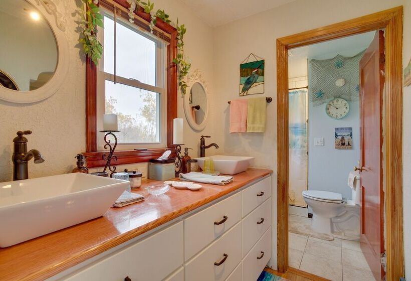 Harmony Home W/ Fire Pit: 5 Mi To Niagara Cave!