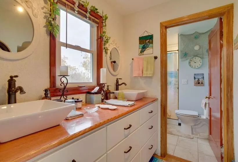 Harmony Home W/ Fire Pit: 5 Mi To Niagara Cave!