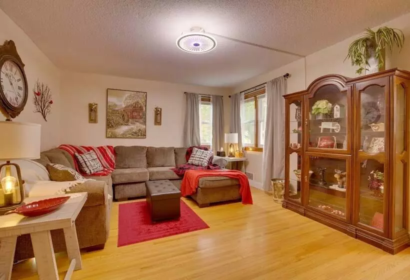 Harmony Home W/ Fire Pit: 5 Mi To Niagara Cave!