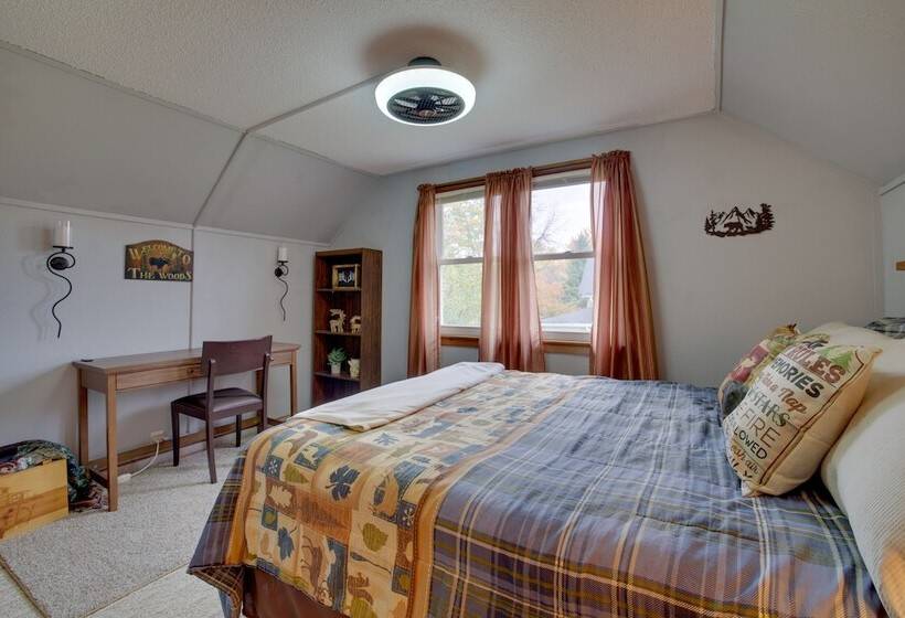 Harmony Home W/ Fire Pit: 5 Mi To Niagara Cave!