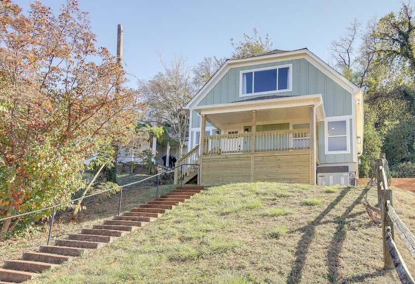 Hilltop Tennessee Retreat: Neyland Stadium Views!