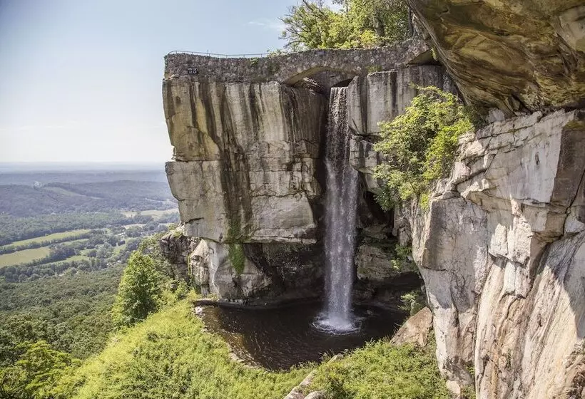 Hotelli Cloudland At Mclemore Resort Lookout Mountain, Curio By Hilton