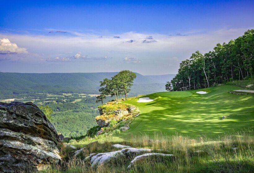 ホテル Cloudland At Mclemore Resort Lookout Mountain, Curio By Hilton