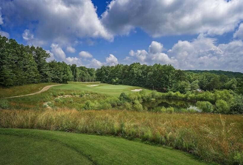 ホテル Cloudland At Mclemore Resort Lookout Mountain, Curio By Hilton