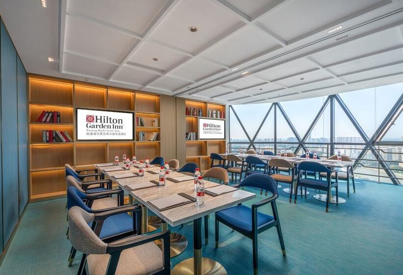 בית מלון כפרי Hilton Garden Inn Nantong Haohe Scenic Area