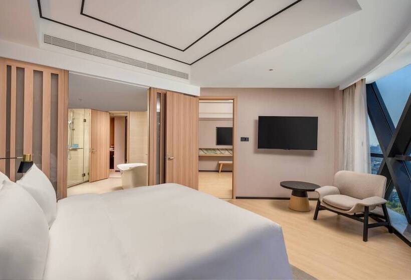 בית מלון כפרי Hilton Garden Inn Nantong Haohe Scenic Area