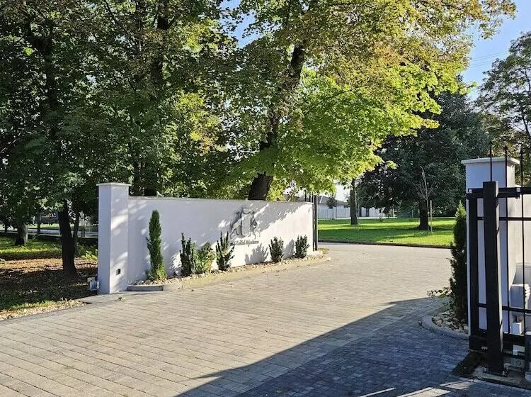 ホテル Kaštieľ Mojmírovce