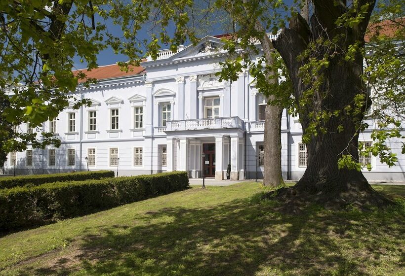 Szálloda Kaštieľ Mojmírovce