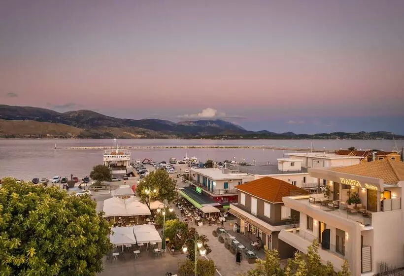 Hotelli Piazza Suites