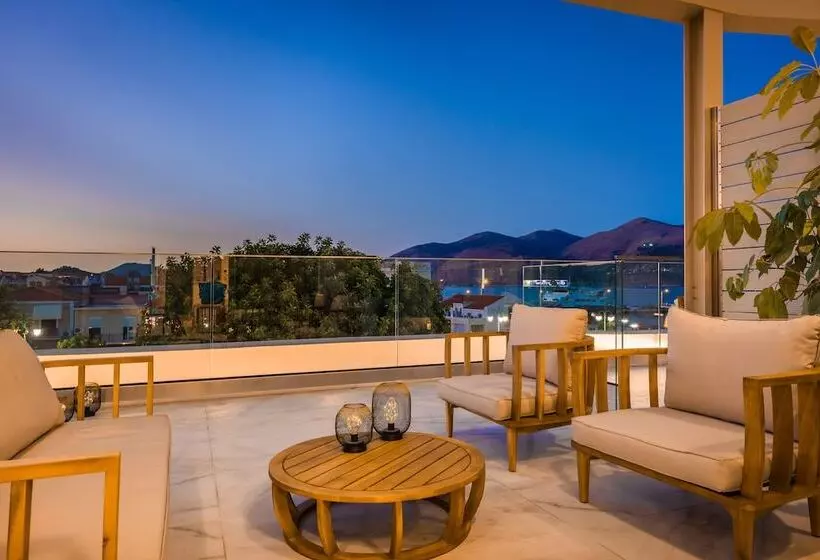 Hotelli Piazza Suites