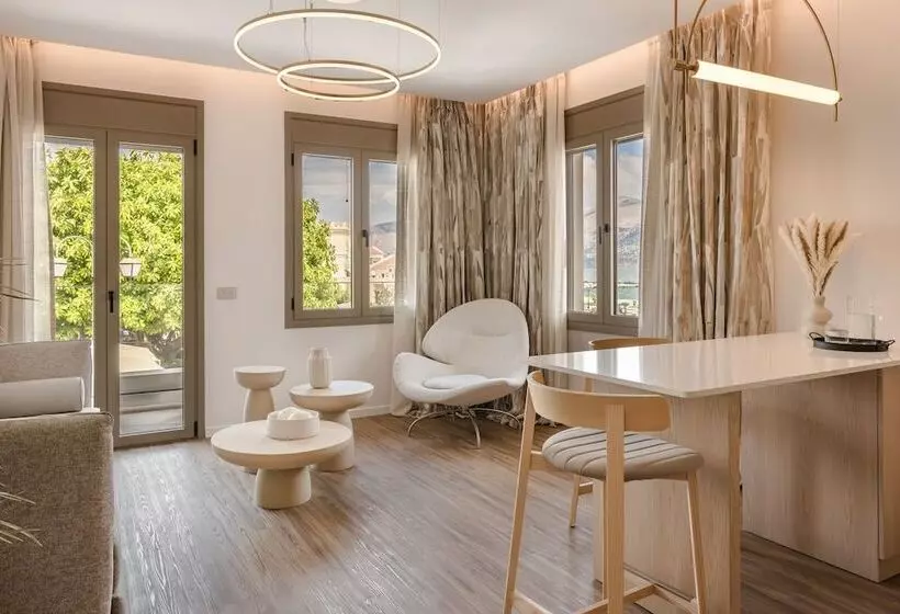 Hotelli Piazza Suites