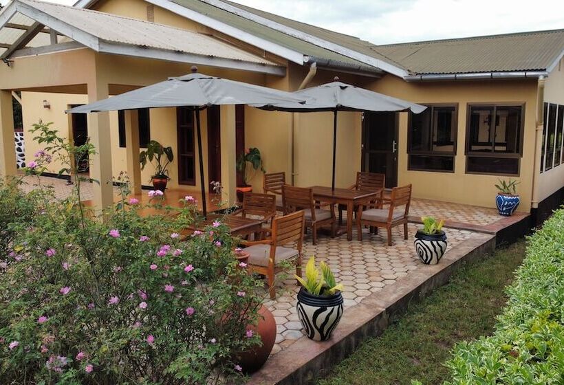 호텔 Tanzanice Farm Lodge