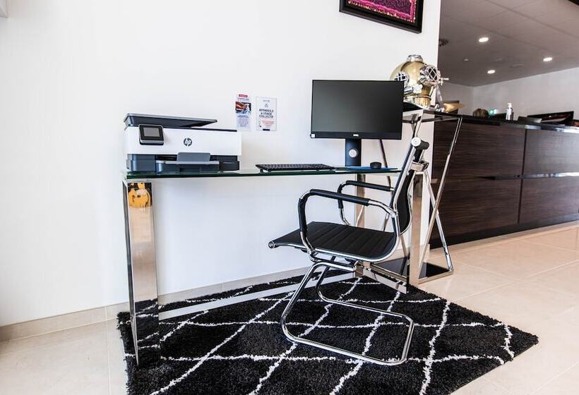 Westotel Taverny   Paris Val D Oise