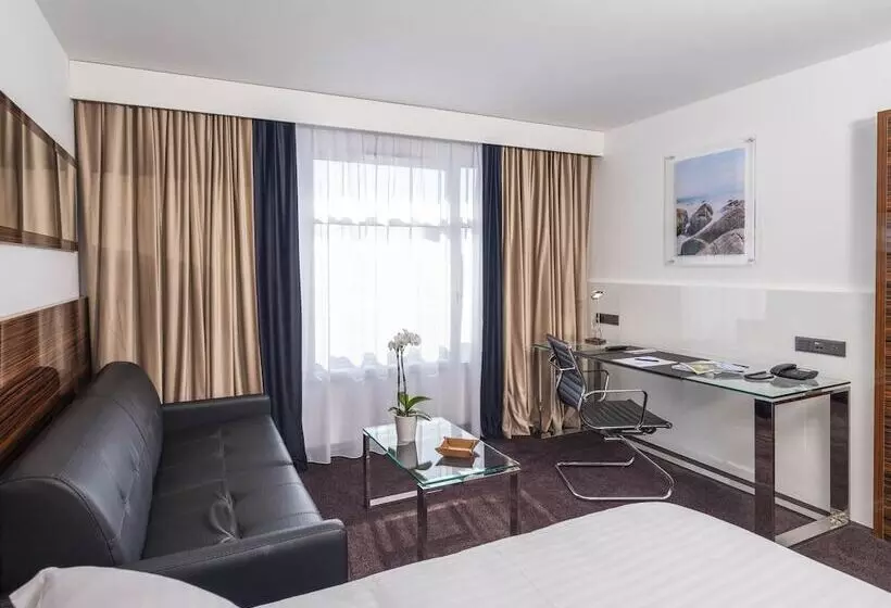 Westotel Taverny   Paris Val D Oise