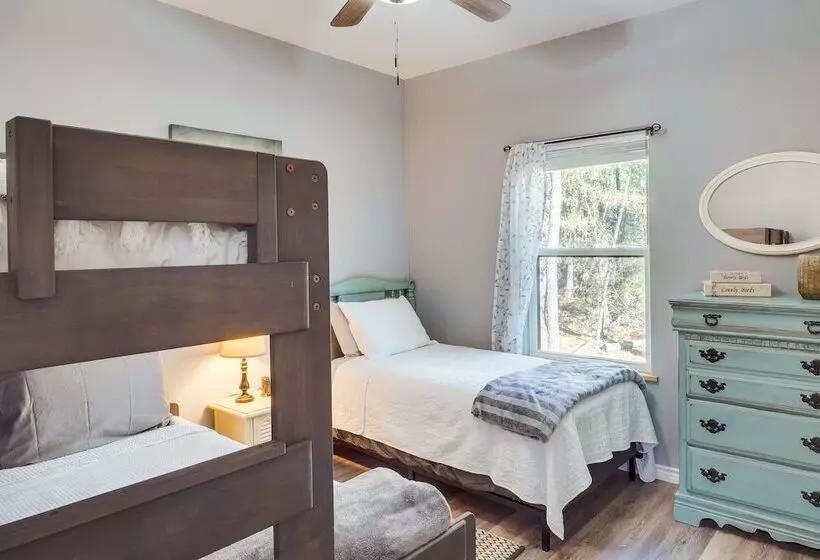 Home W/ Pool Access: Fishing At Lake Sam Rayburn!