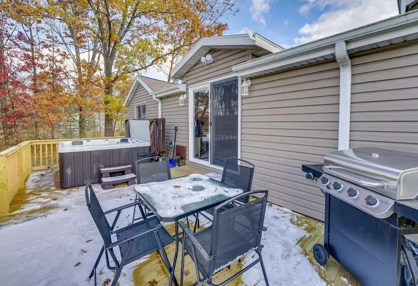 Lake White Cloud Home With Fire Pit!
