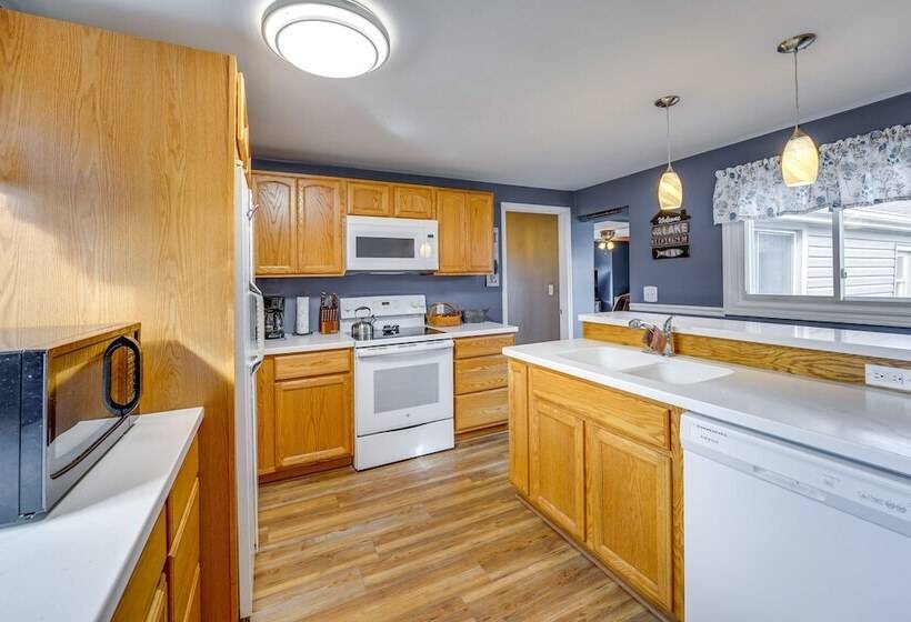 Lake White Cloud Home With Fire Pit!