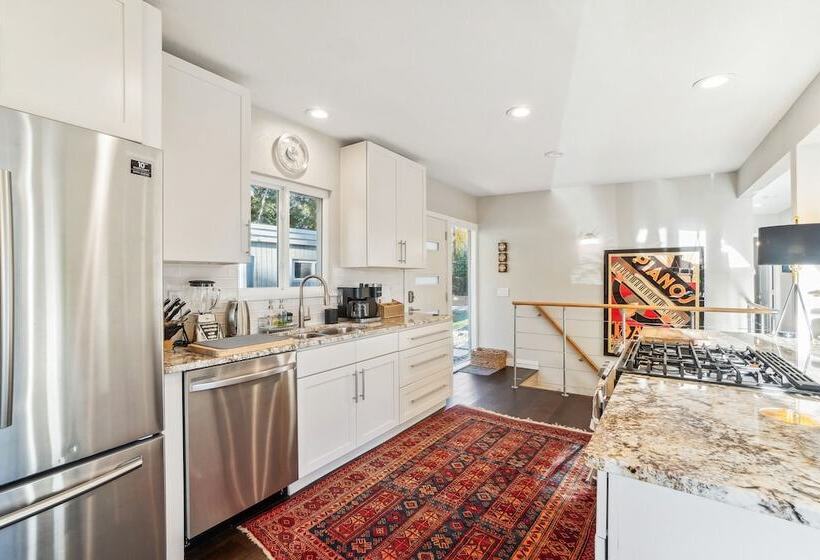 Lovely Centennial Home   1 Mi To Southglenn Mall!