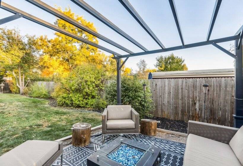 Lovely Centennial Home   1 Mi To Southglenn Mall!