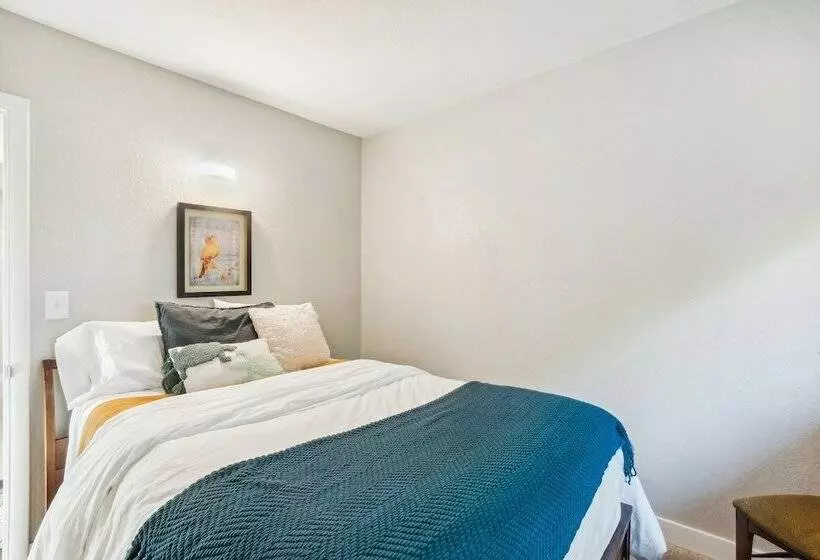 Lovely Centennial Home 1 Mi To Southglenn Mall!