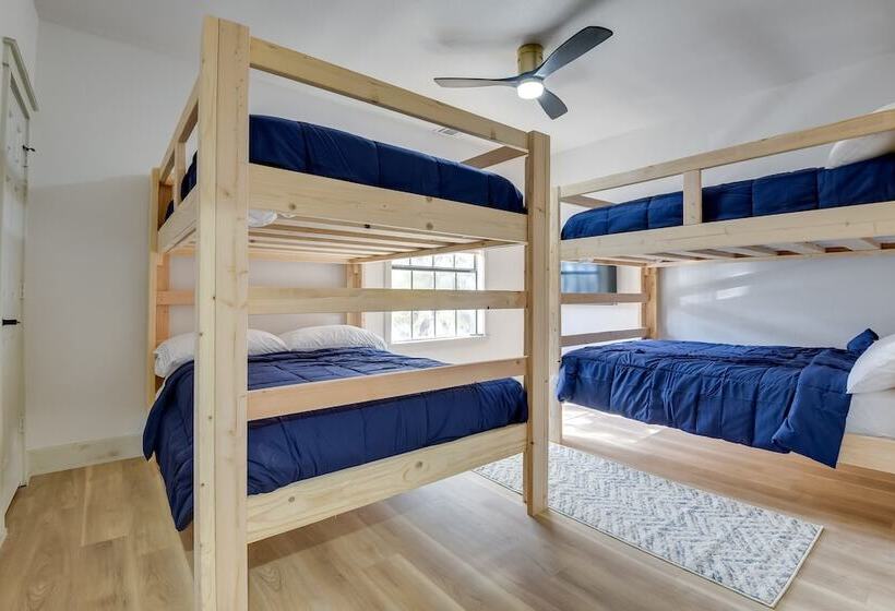 Modern Graford Cabin: Walk To Possum Kingdom Lake!