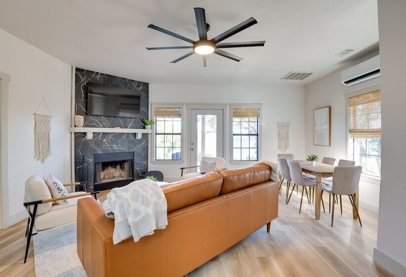 Modern Graford Cabin: Walk To Possum Kingdom Lake!