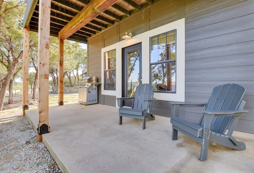 Modern Graford Cabin: Walk To Possum Kingdom Lake!